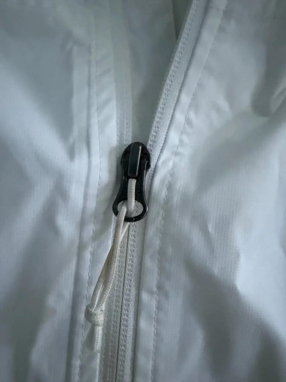 The North Face Cultivation Graphic Anorak Rain Jacket - Men's Large White